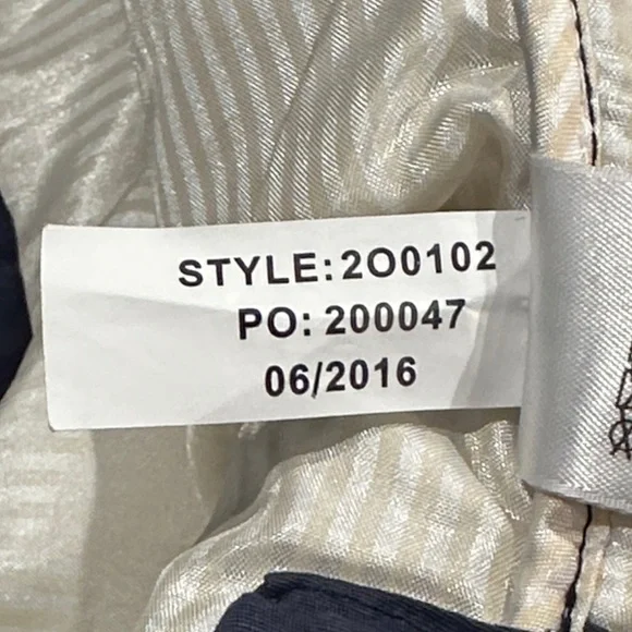 Vineyard Vines Dark Blue Quilted Vest with Dark Brown Details - Picture 9 of 9